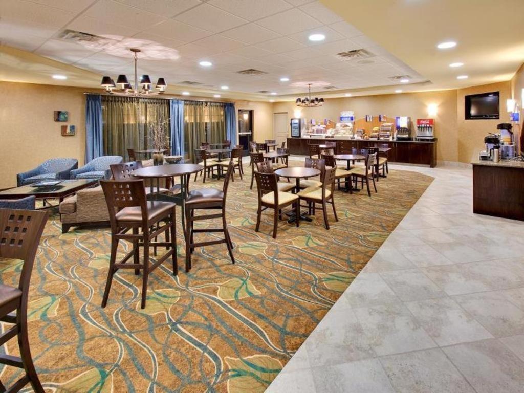 Holiday Inn Express Hotel & Suites Grand Island By Ihg Экстерьер фото