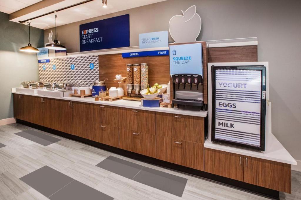 Holiday Inn Express Hotel & Suites Grand Island By Ihg Экстерьер фото