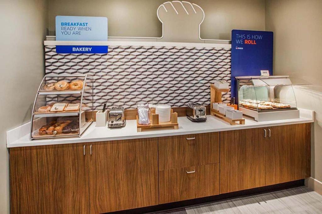 Holiday Inn Express Hotel & Suites Grand Island By Ihg Экстерьер фото